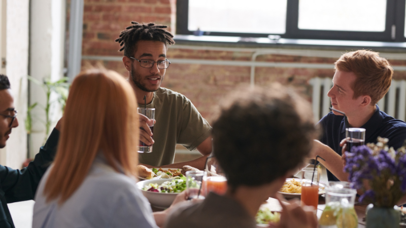 How to Dress for a Friendsgiving Dinner Guide for Men and Women