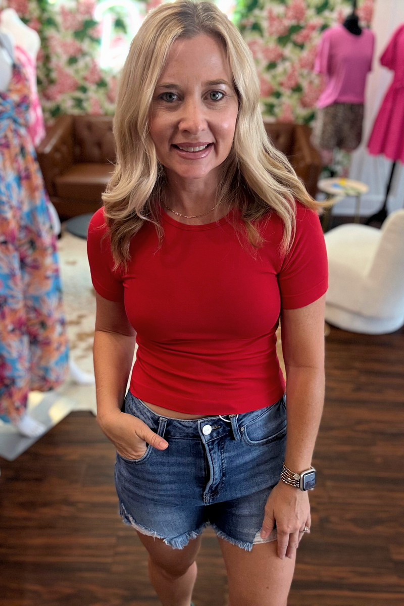 Short Sleeve Waist Length Tee