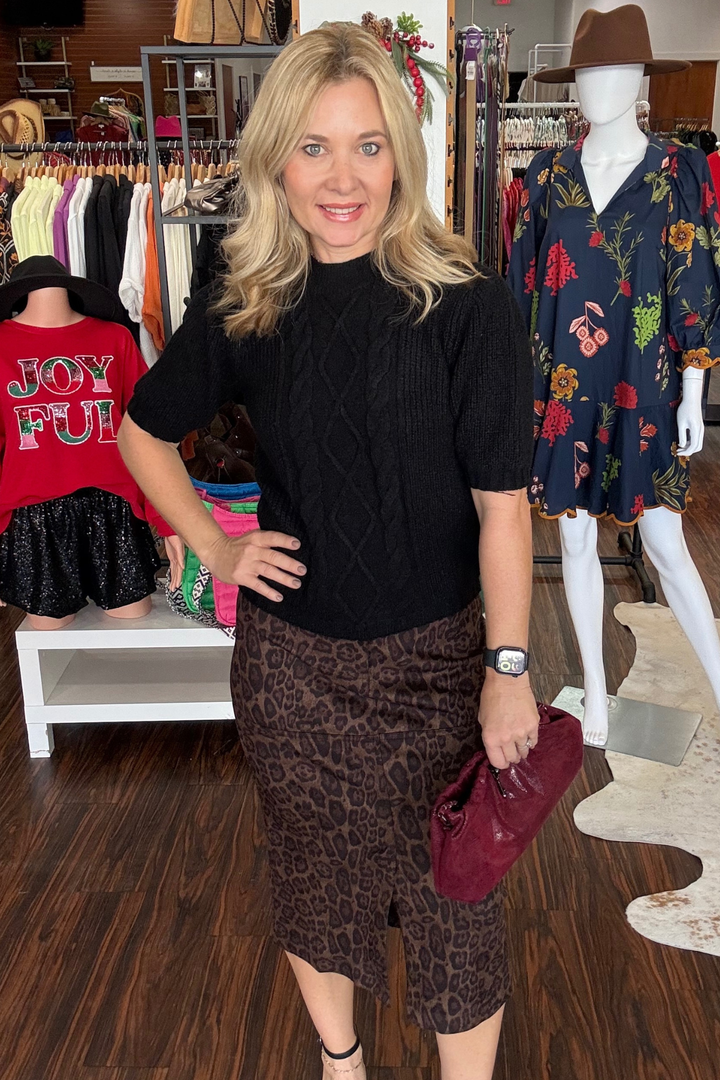 Short Sleeve Cabel Knit Sweater