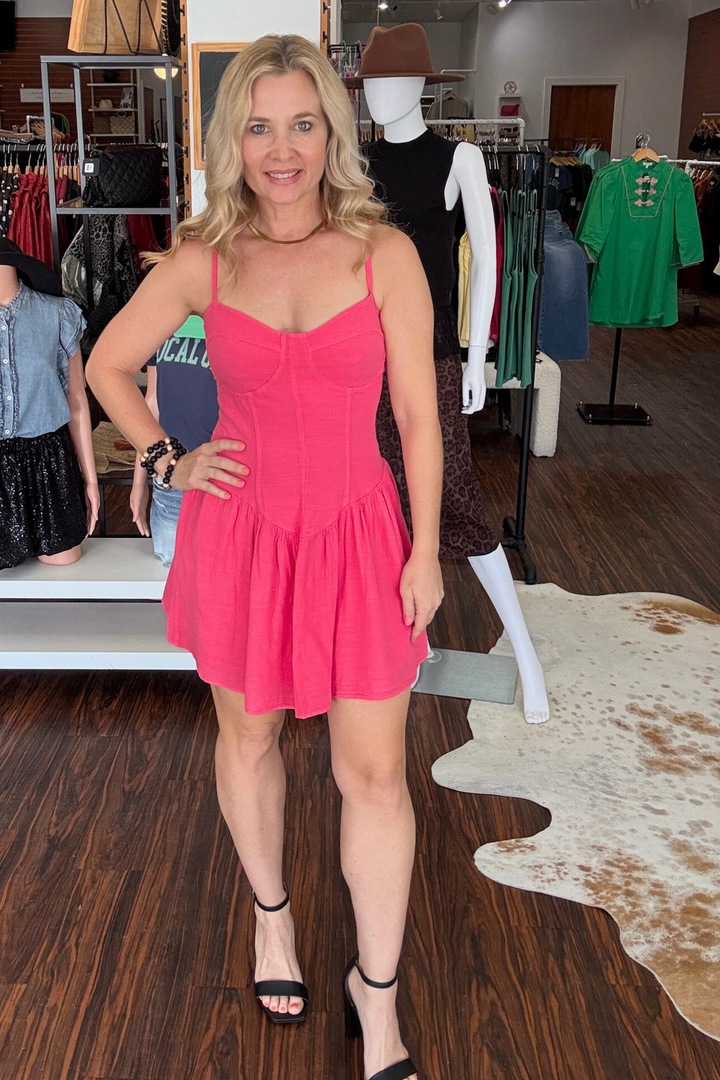 
This contemporary corset dress merges structured sophistication with relaxed elegance. The corset bodice delivers a sleek, defined silhouette that commands attention, while the lightweight flowy skirt adds movement and breathability for all-day comfort. Customizable adjustable straps let you dial in the perfect fit and neckline height. Whether you're heading to a rooftop bar, weekend brunch, or evening event, this piece adapts to your vibe