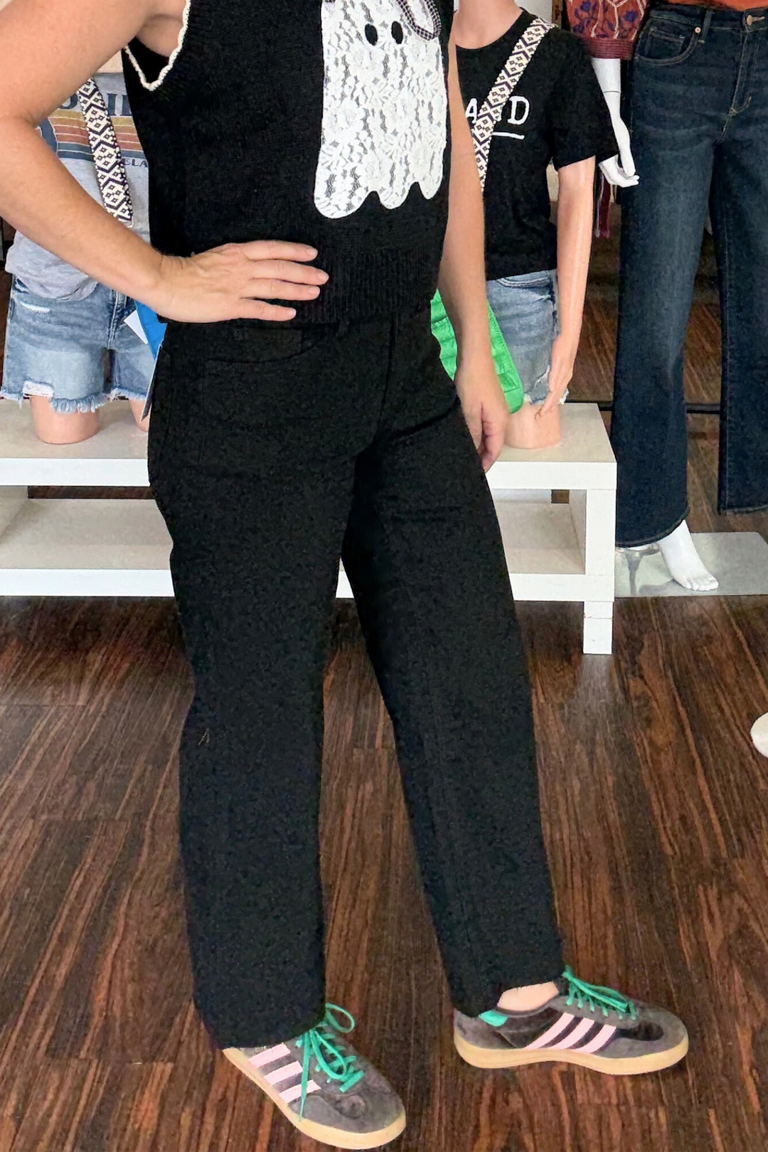 Elevate your denim game with our Vervet White High Rise Crop Wide Leg Jeans. These jeans feature a flattering high rise and an on-trend crop wide leg silhouette.
