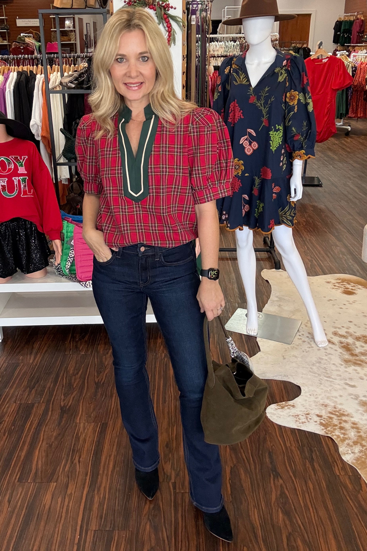 Vervet's mid-rise bootcut jeans deliver effortless style with a flattering fit. Crafted from comfort stretch denim, these dark wash jeans feature a 9" rise and finished hem for a polished look. 