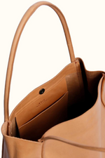 Able Abilene Leather Shoulder Bag in Cognac